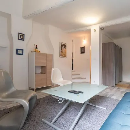 Le Charme Du Medieval Dans Un Cosy Apartment