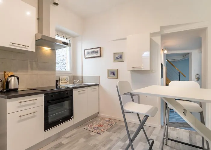 Le Charme Du Medieval Dans Un Cosy Apartment Hyeres