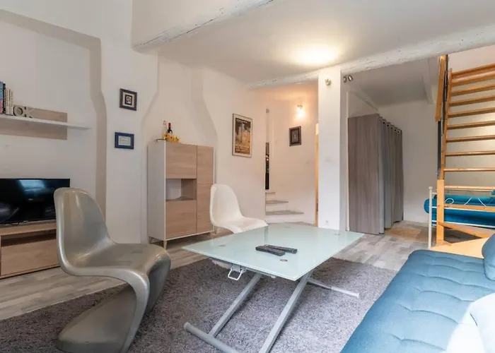 Le Charme Du Médiéval Dans Un Cosy Appartamento