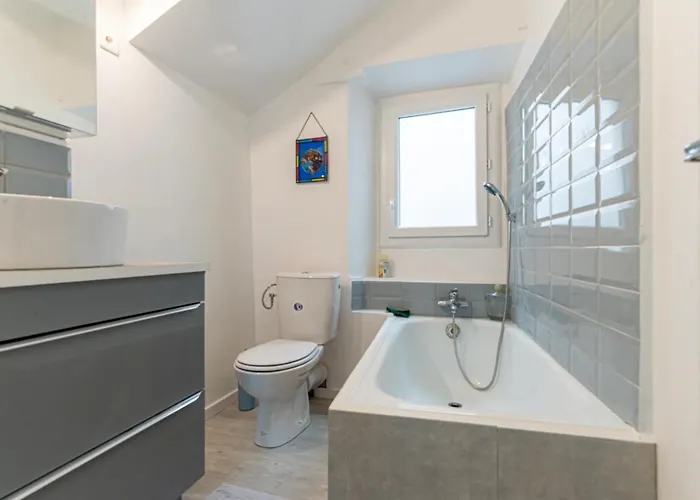 Apartment Le Charme Du Medieval Dans Un Cosy Hyeres